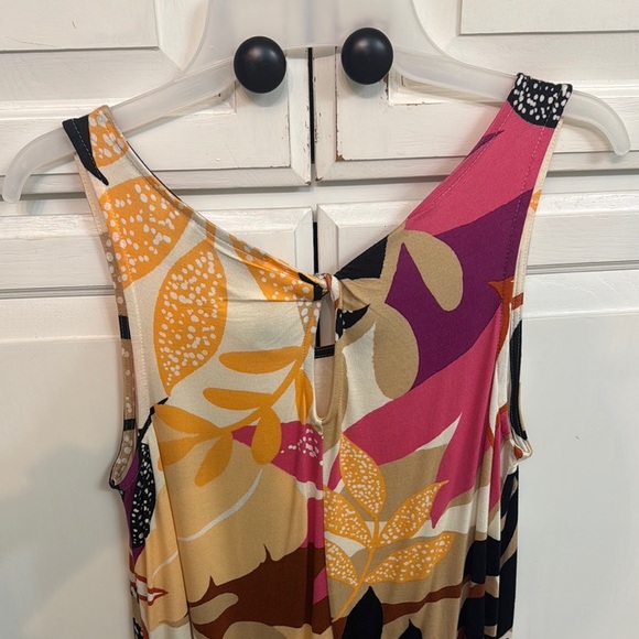 Colorful Sleeveless Women's Top - Picture 3 of 5